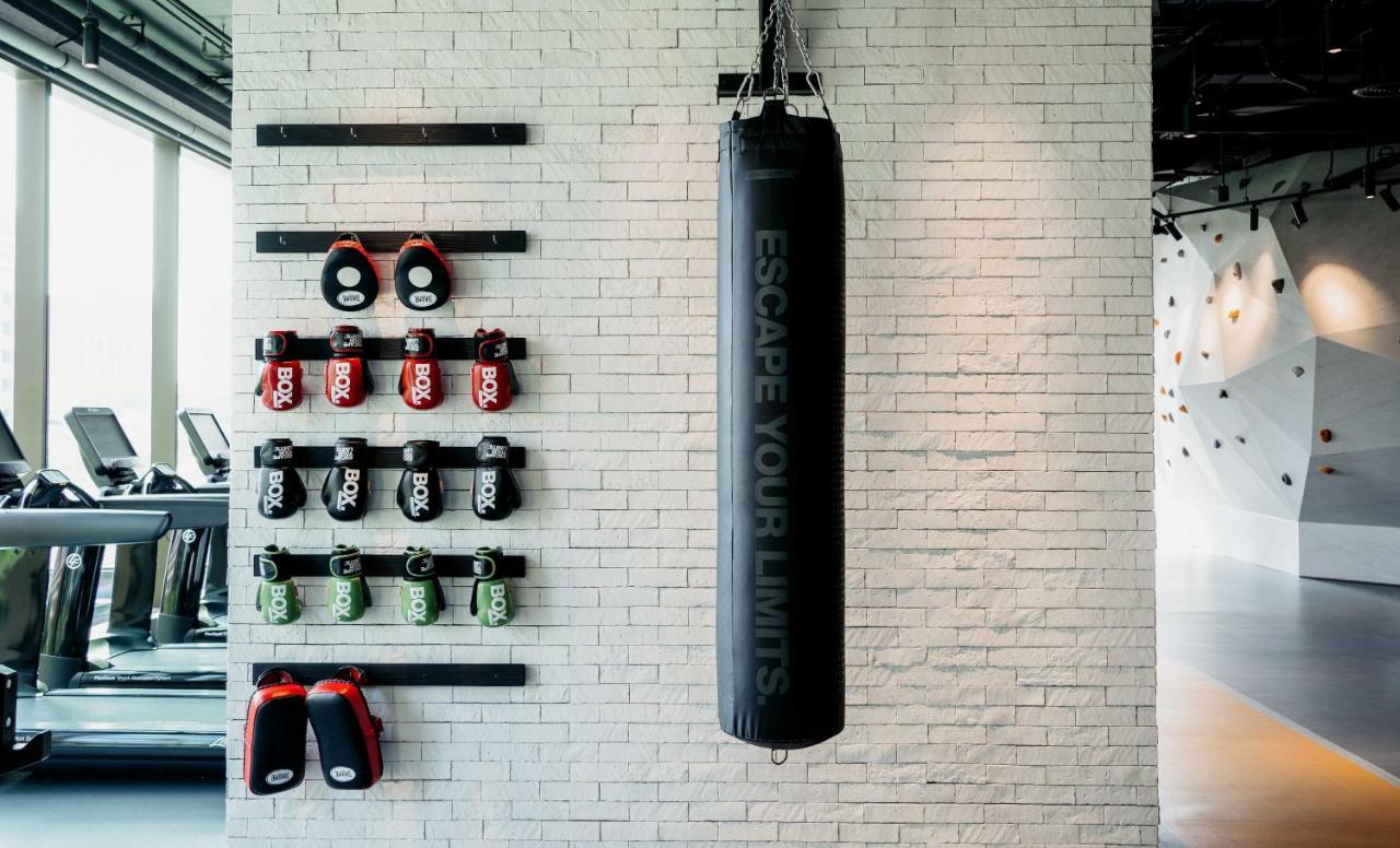 Kimpton Maa-Lai Bangkok By Ihg Hotel Kültér fotó Heavy bag